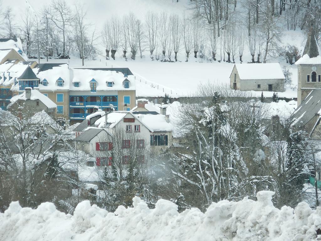 Hotel Les Deux Cols Sainte-Marie-de-Campan Exterior foto