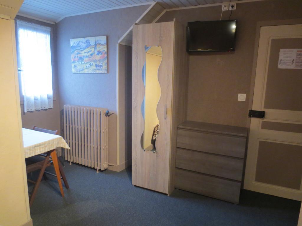 Hotel Les Deux Cols Sainte-Marie-de-Campan Habitación foto